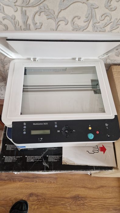 Принтер лазерный три в одном в отсостояние ом