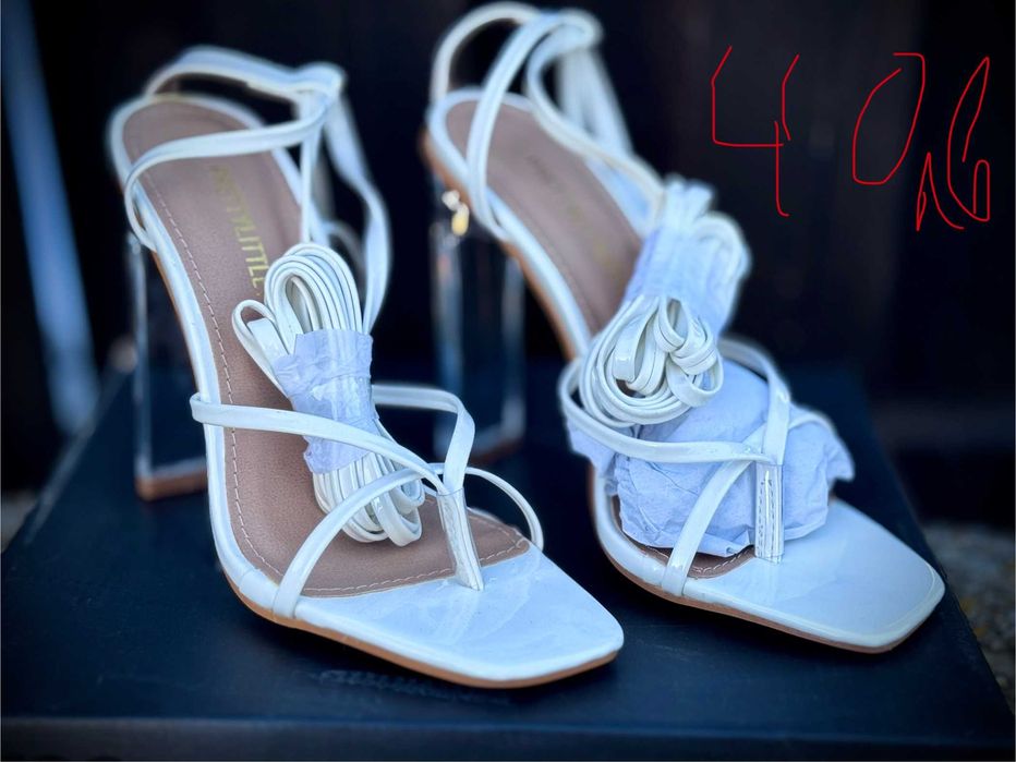 Дамски сандали на висок ток с прозрачен ток