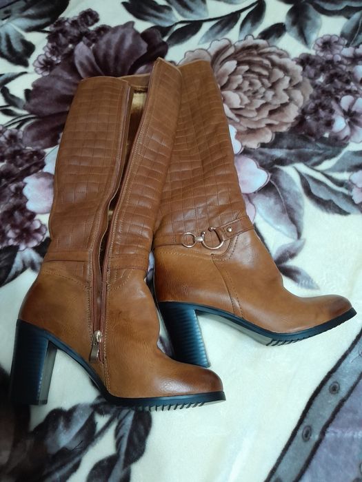 Продаются новые сапоги