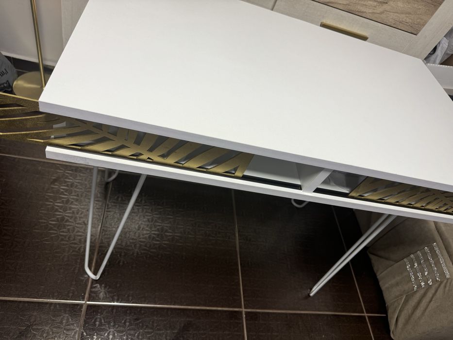 НАМАЛЕНО Бюро/тоалетка