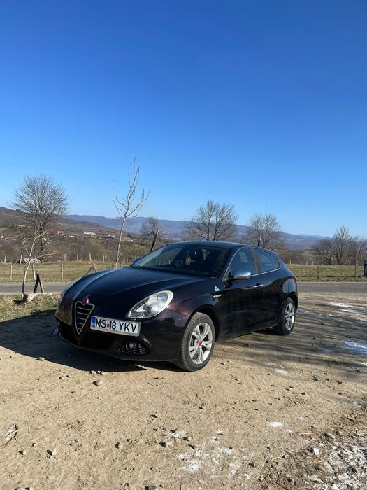 Vând sau schimb Alfa Romeo Giuletta