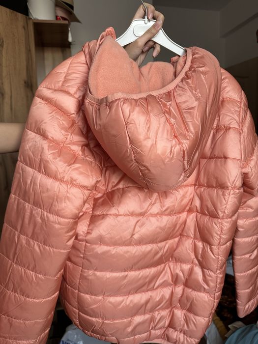 продам куртку новую