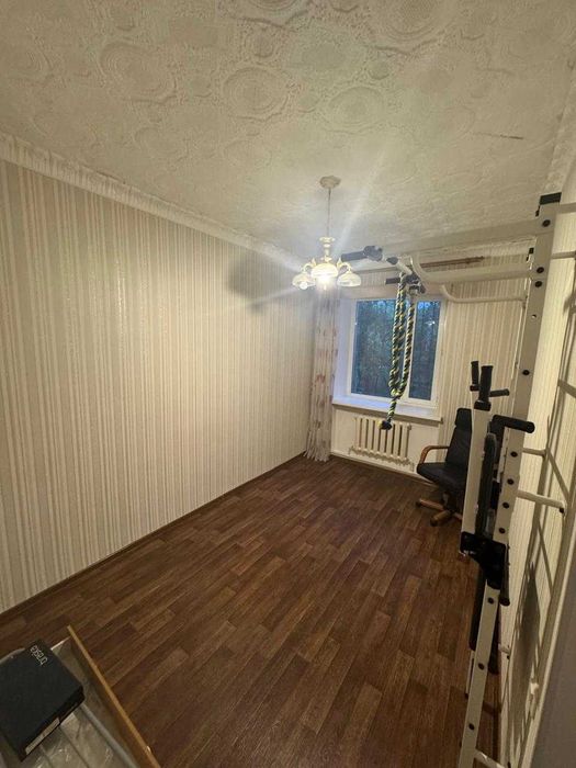 Продается 3- комн квартира