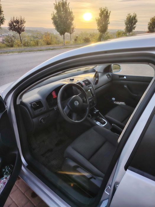 Autoturism Golf 5