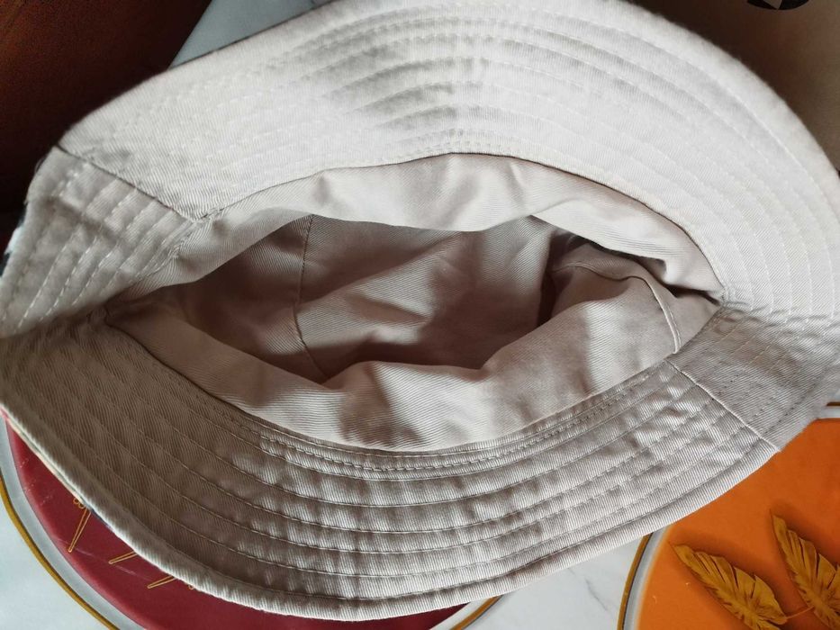 Palarie de soare, unisex, in carouri, fara urme de purtare! Aprox.: 57