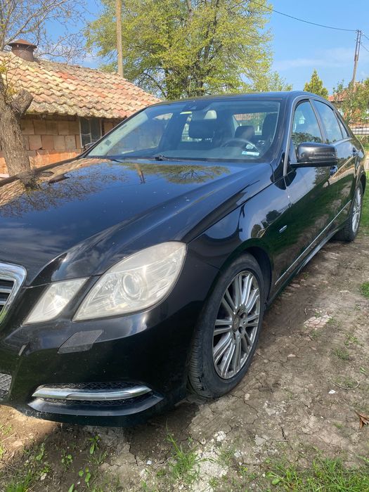 Mercedes e 220 автомобил дизел