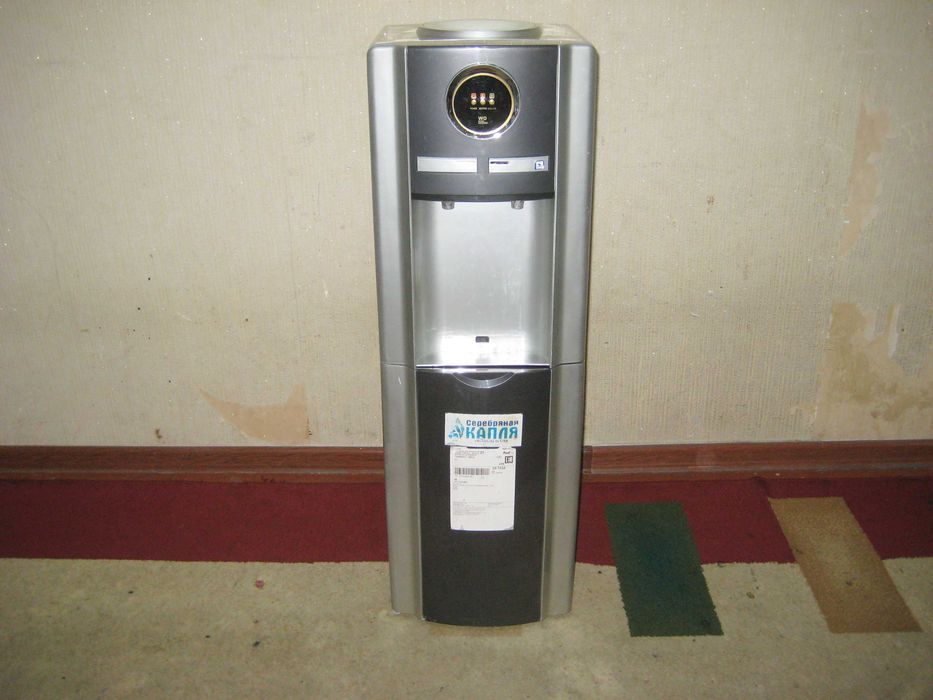 Кулер компрессорли совук ва иссик сув учун яхши ишлидиган холатда!