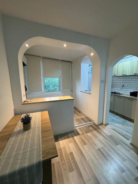 Închiriez garsonieră