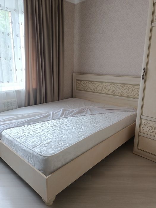 Двухспальная кровать
