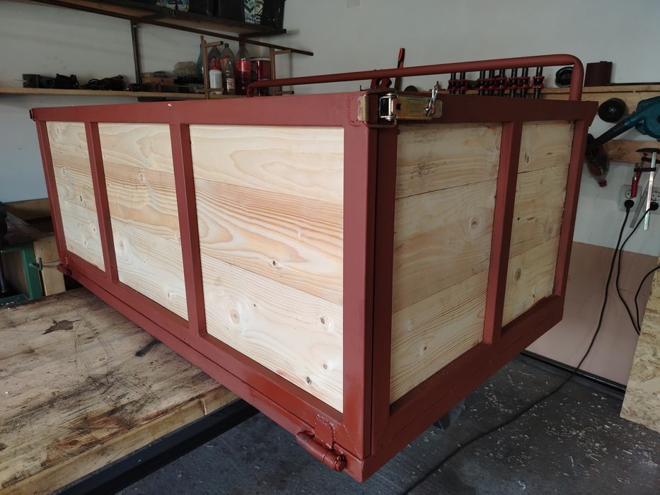 Ladă în tiranț...