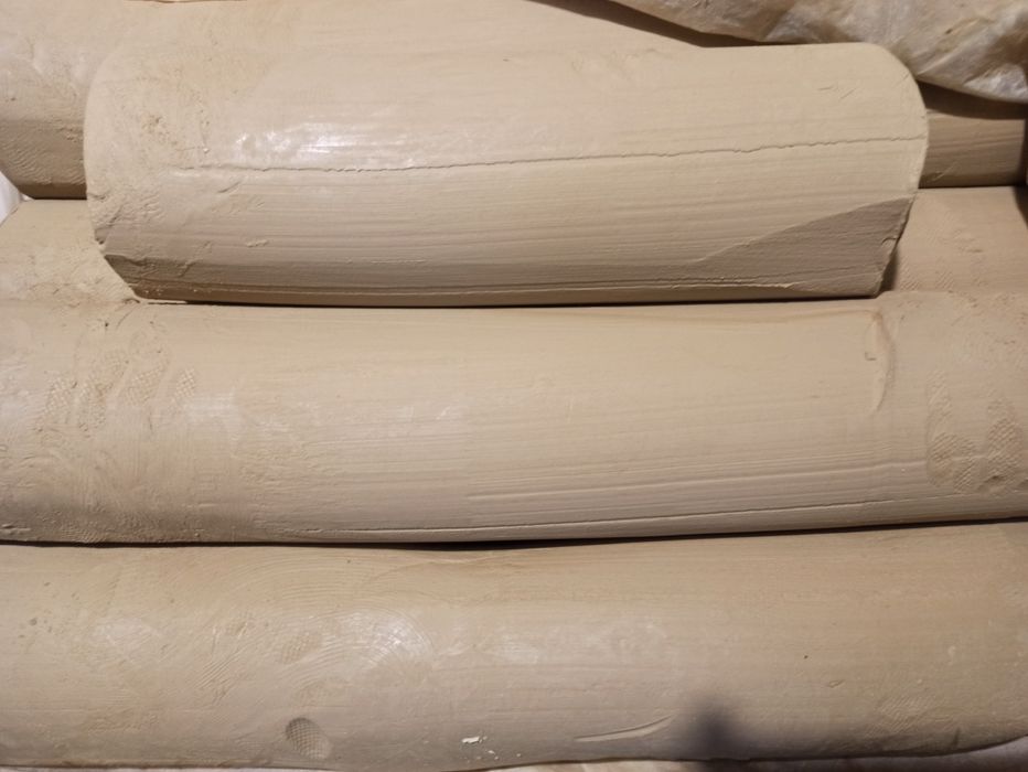 Ангобы и глазури, готовые к применению.