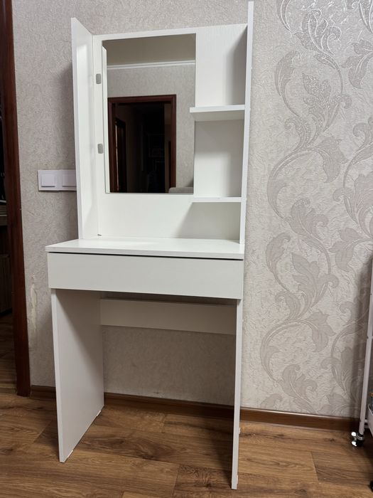 Туалетный столик! Продам