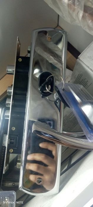 Установка замков  ремонт   вскрытие  замок урнатиш  ешик очиш zamok oc