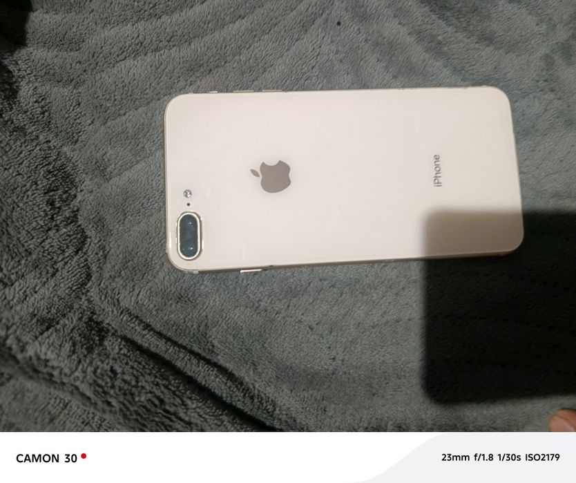 Продам айфон 8 плюс 64гб