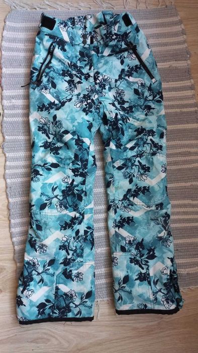 Детски и други ски якета ,панталони и гащеризони