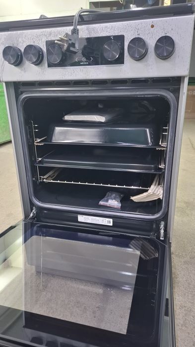 Продам кухонную (газовую) плиту.