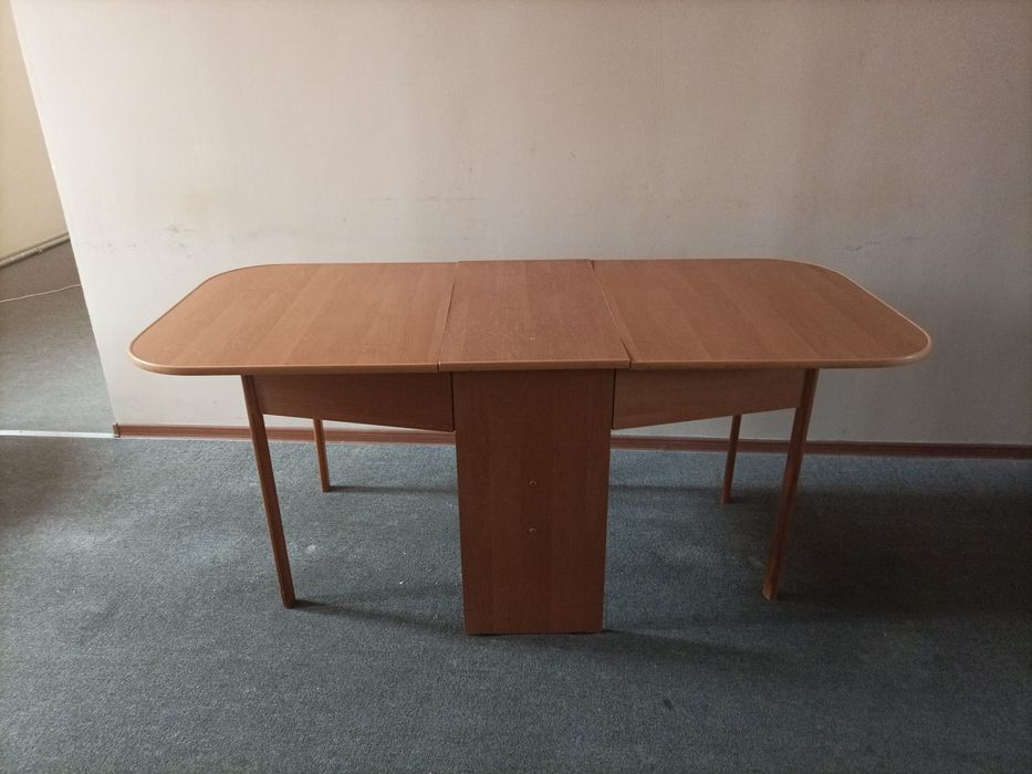 Продам стол книжку