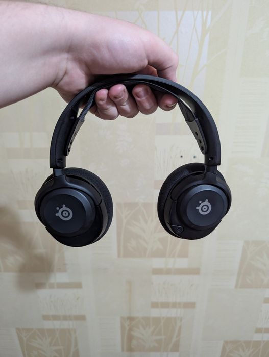 Продам беспроводные наушники SteelSeries