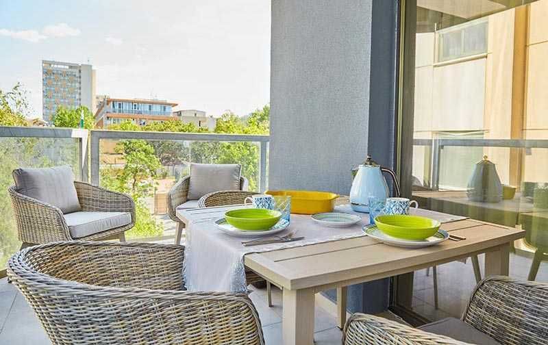 Inchiriere 2 camere Mamaia Centru-Iaki/terasa/min.12 luni/renovat 2024