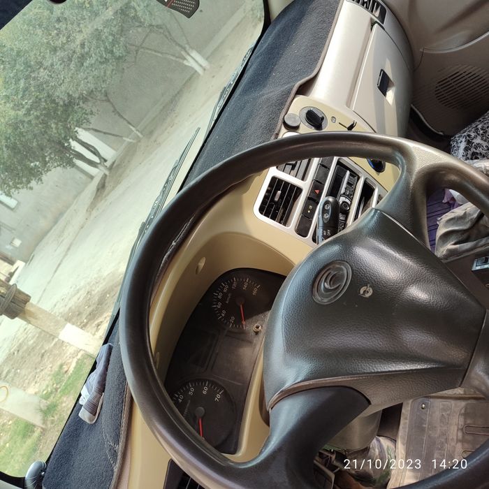 Foton yuk moshina sotiladi