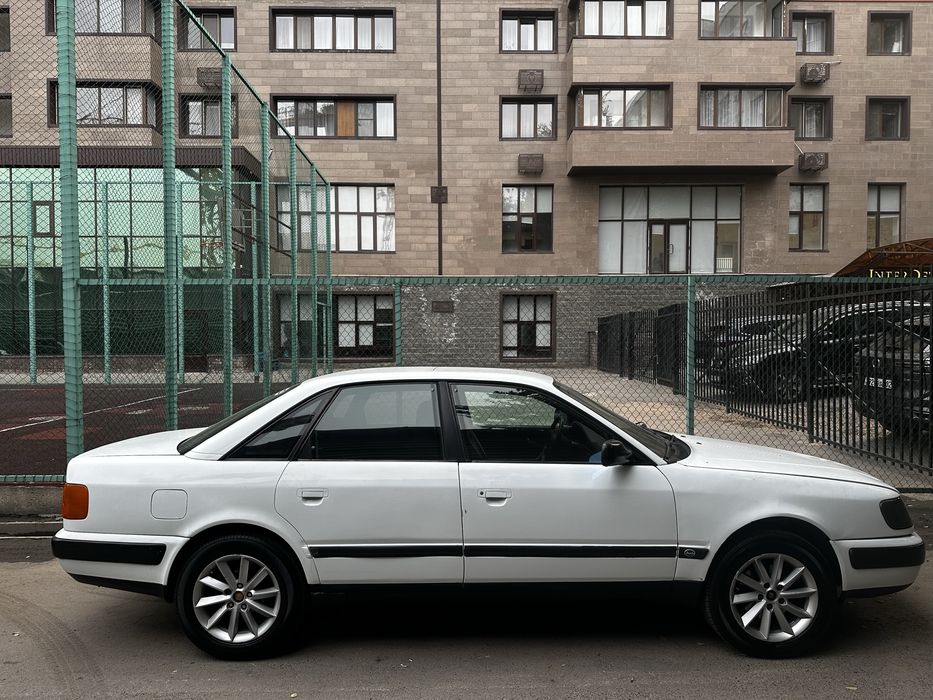 Продам Ауди 100 с4