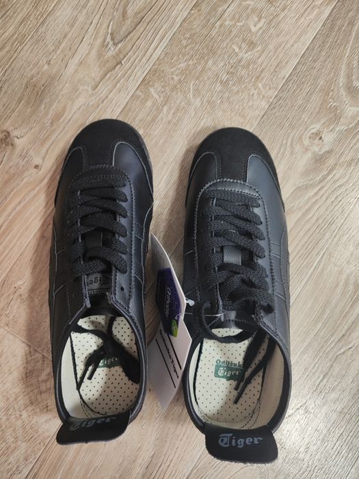 Продам кроссовки