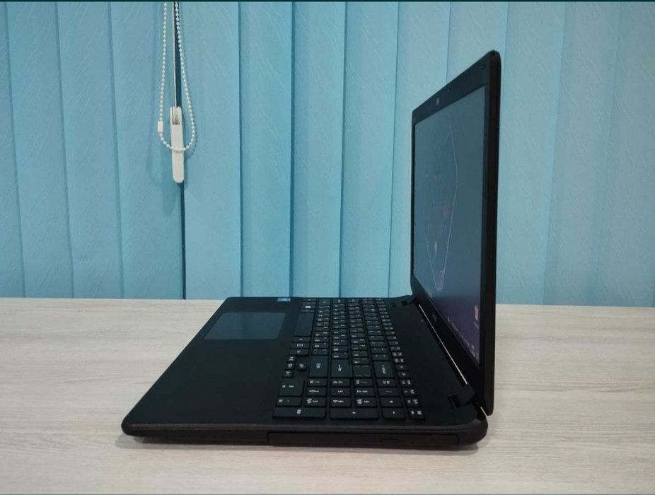 Ноутбук Срочна сотилади