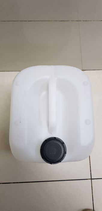 Продам канистры 20 литровые чистые