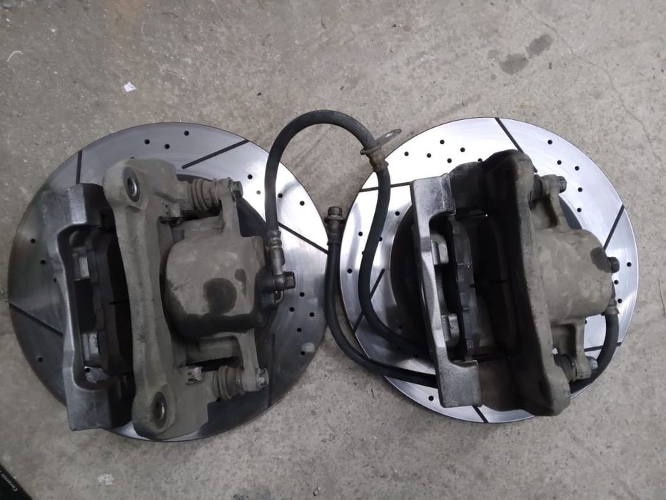 Суппорта передние лексус RX 330