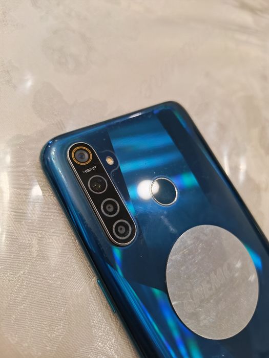 Телефон Realme 5 pro
