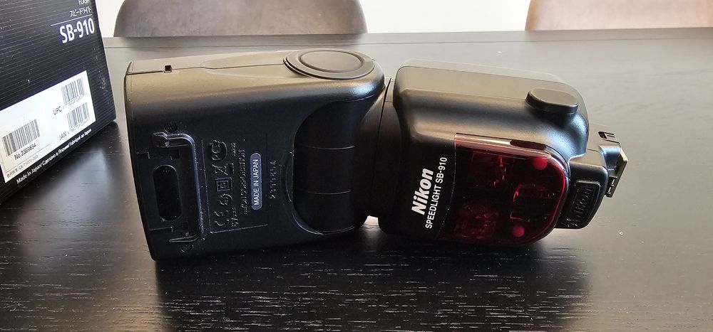 Nikon Speedlight SB-910 – перфектно състояние, пълен комплект