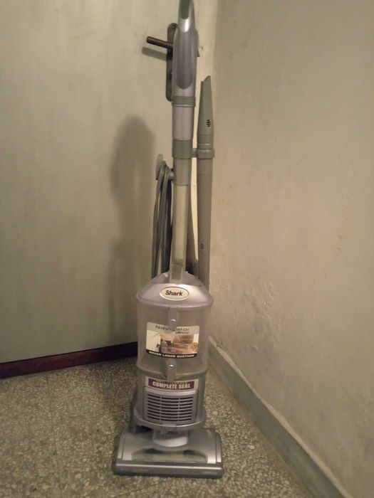 Вертикална прахосмукачка Shark Navigator Lift Away NV350SL, без мотор