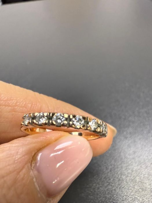 Золотое кольцо с бриллиантами