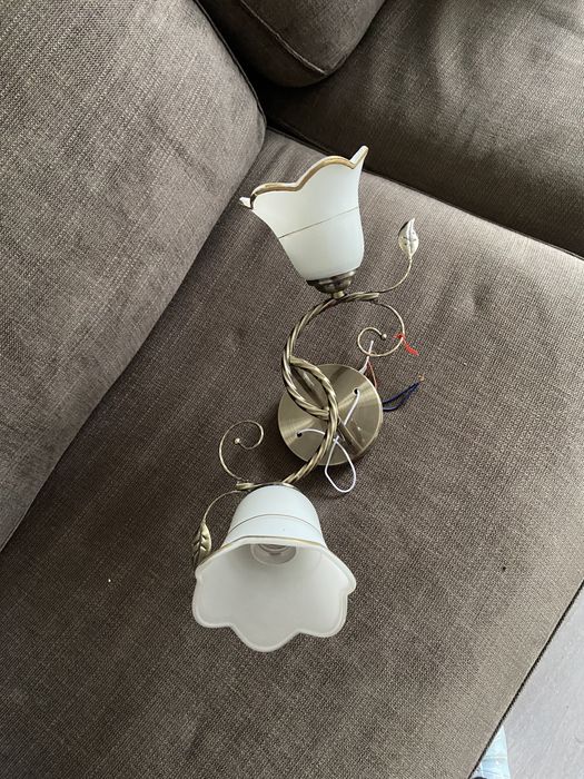 Продам  люстры и плафоны от люстры