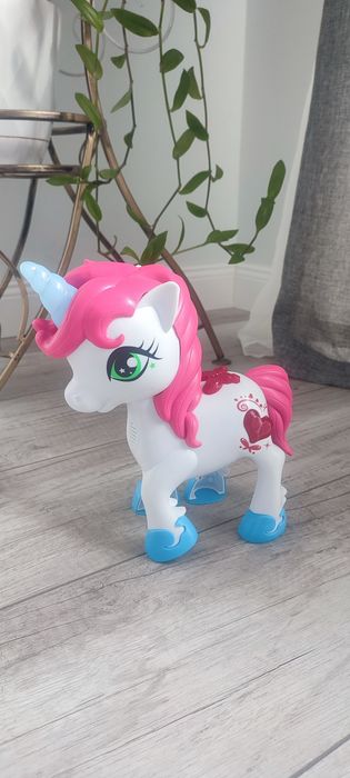 Jucarie interactiva unicorn