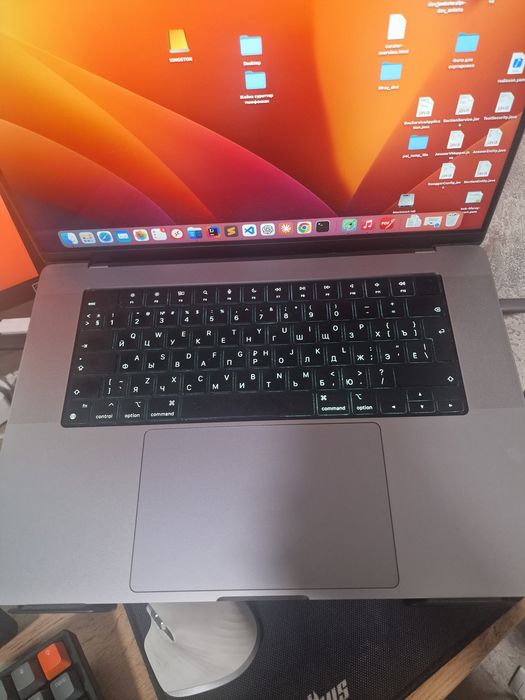 Macbook 16" m1 pro 32gb ram 512gb ssd
