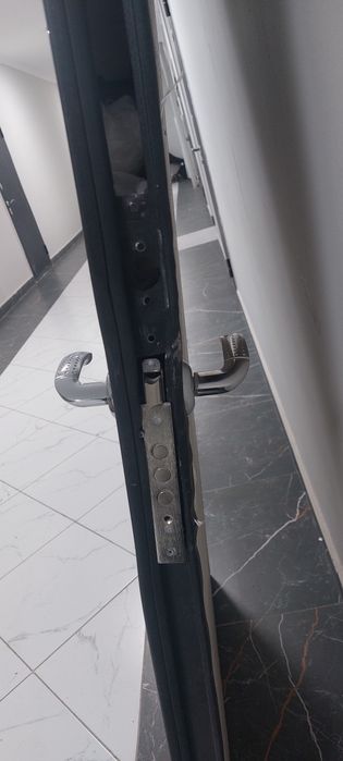 Сыртқы есік левый