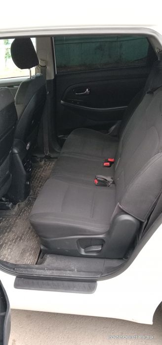 Срочно продам машину Kia karens
