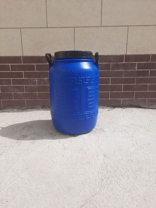 Продаем пластиковую бочку 40 литров