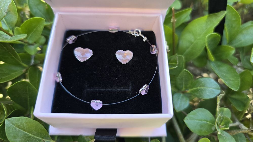 Гривна с камъни Сваровски