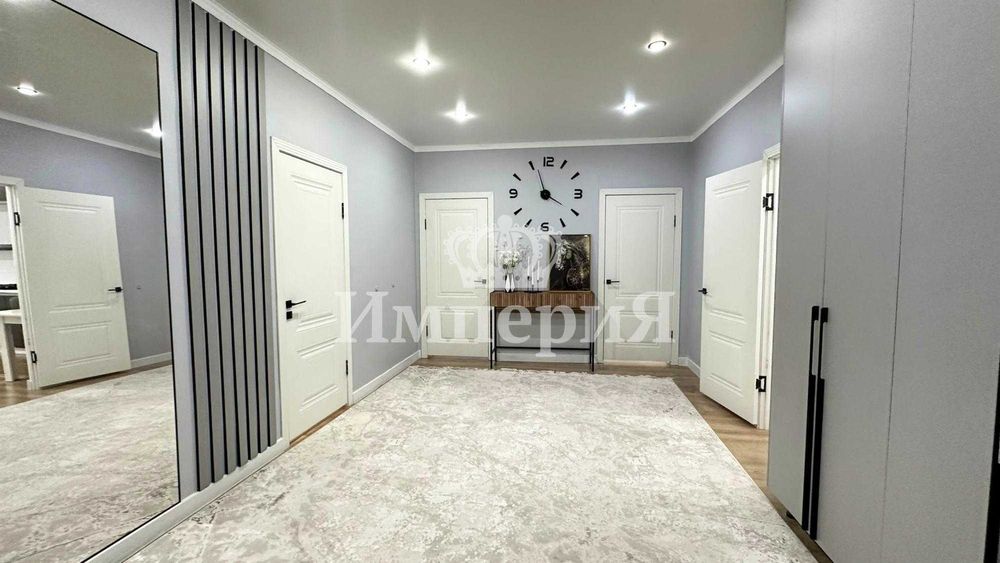 Продается 5ти ком. 8 мкр Султан Империя