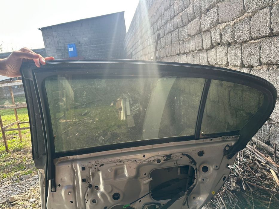 LEXUS двер артқы жақтағы екі есігі