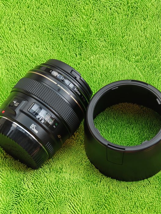 Canon EF 85mm f/1.8