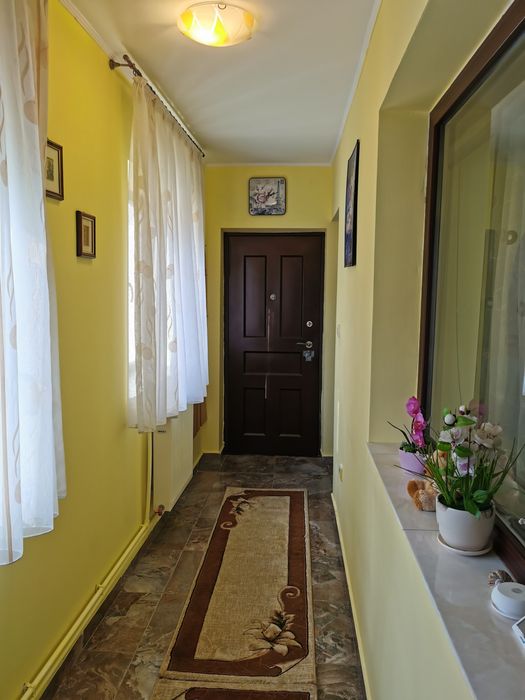 Casa de vânzare sau schimb cu apartament 2 camere decomandate in Constanța