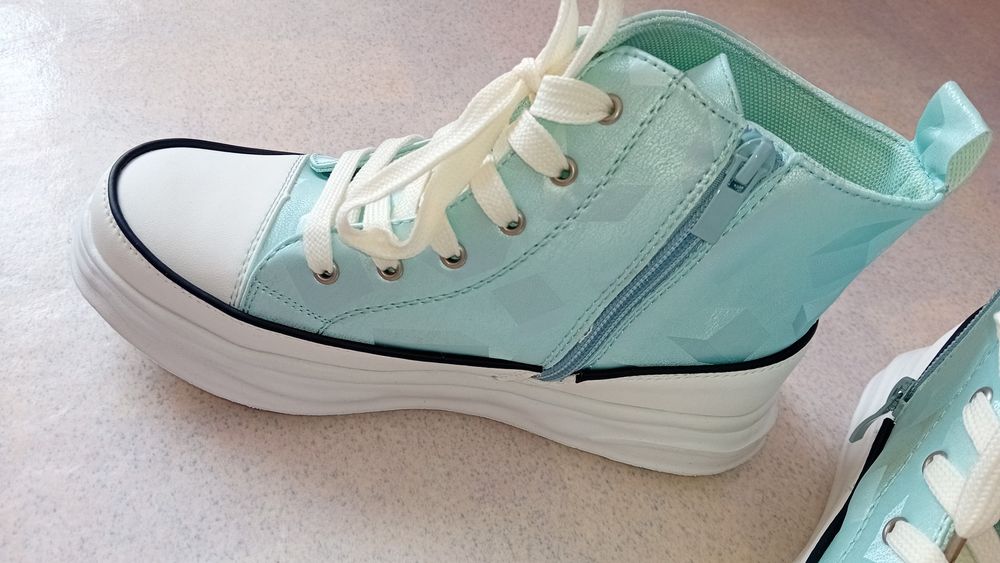 Обувь детская срочно