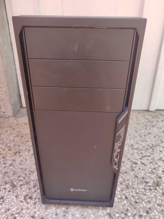 Кутия за настолен компютър