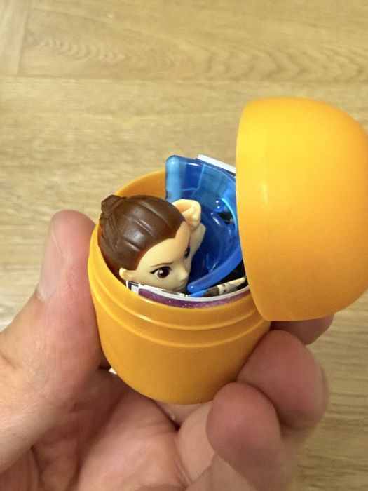 Продам игрушки киндер звездные войны