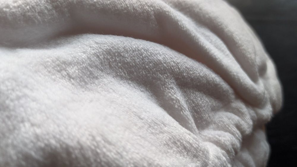 Prosop-turban cadou la setul papuci si prosop PLANET SPA , marca Avon