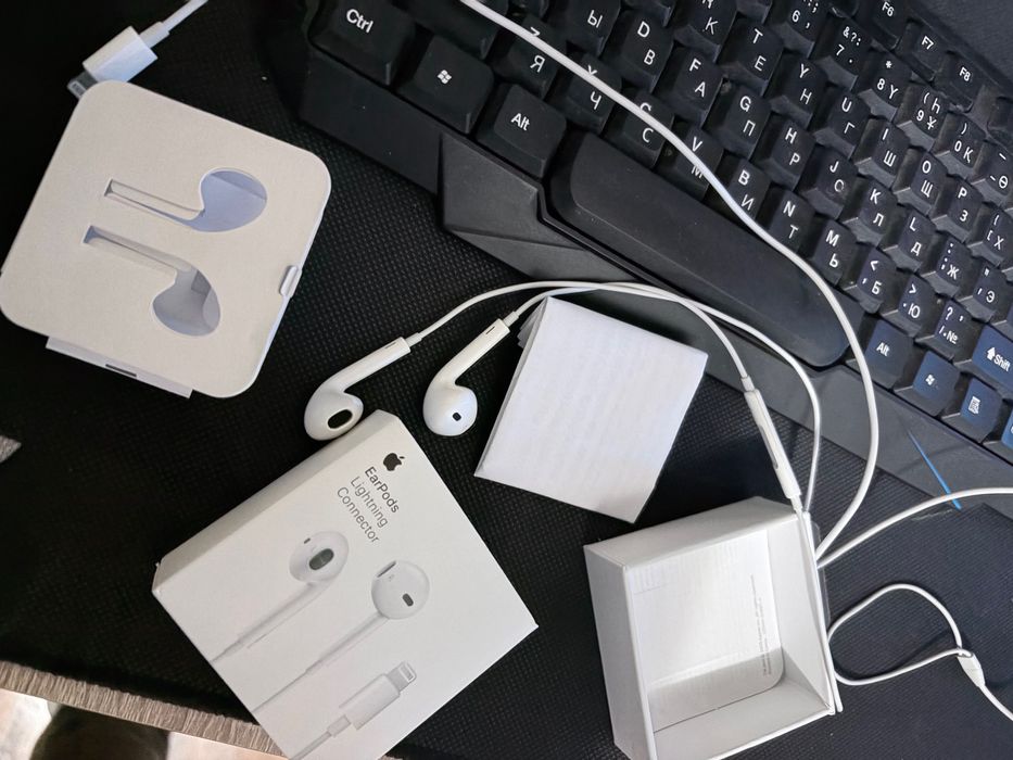 Наушники AirPods iPhone