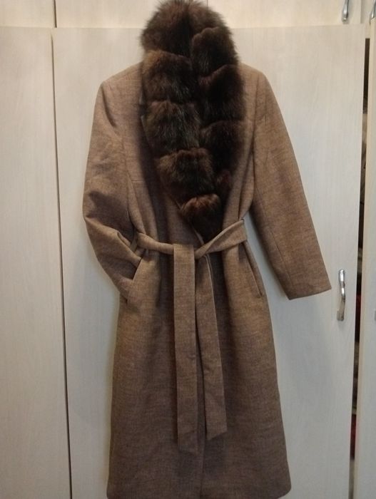 Пальто женское продам, р 48,50 б/у почти новые